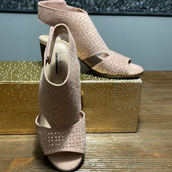 Size 7 Suede Booties - Picture 4 of 8